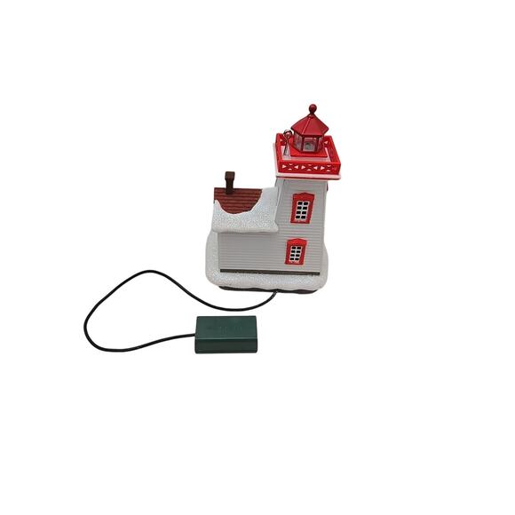 2018 Hallmark HOLIDAY LIGHTHOUSE Magic Cord Ornament 7th in Series - Picture 4 of 4